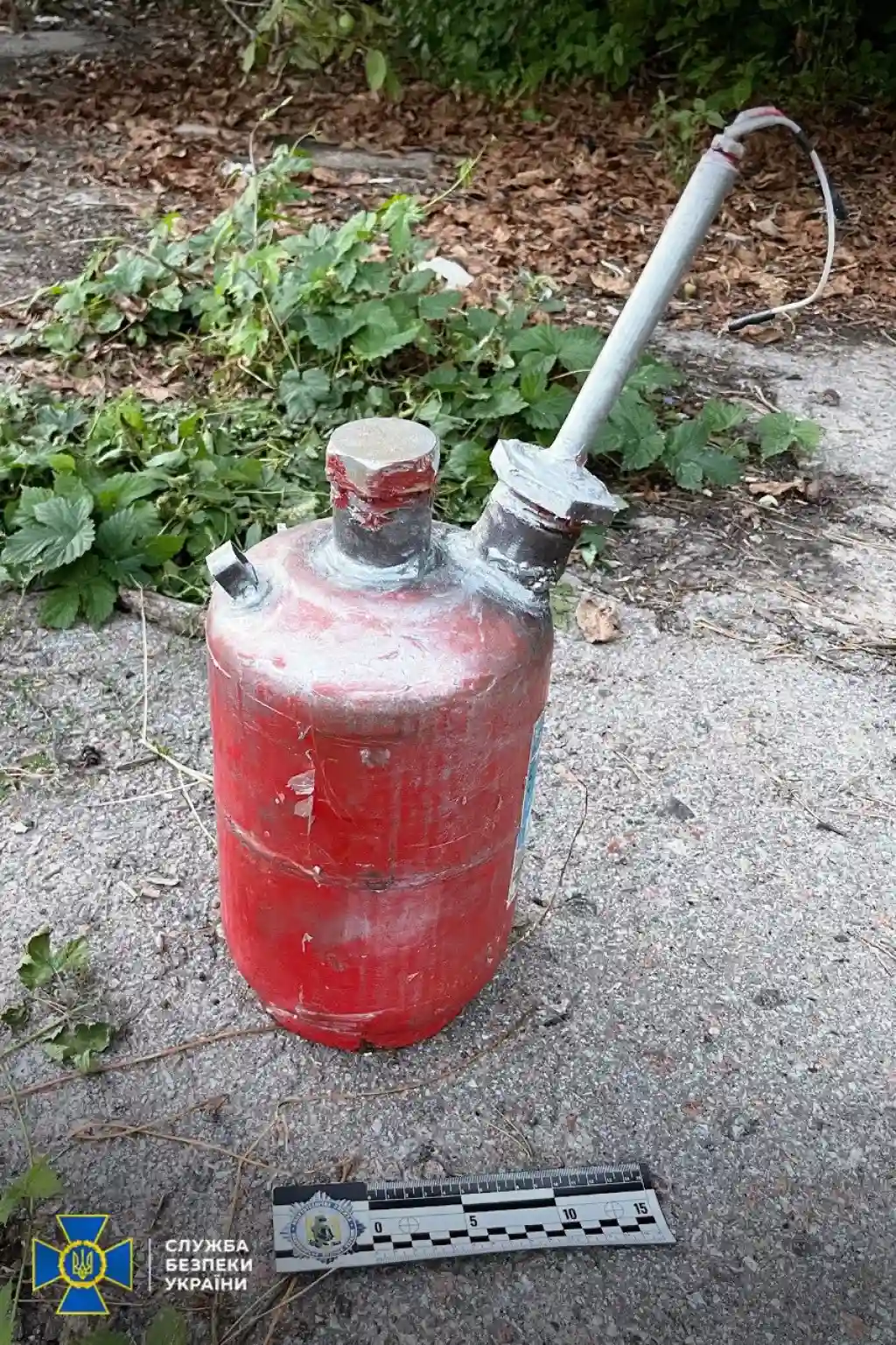 На Чернігівщині затримали чоловіка, який виготовляв вибухівку та маскував її під вогнегасники