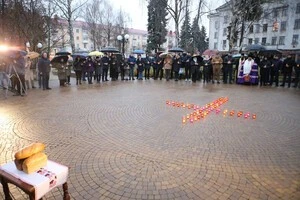 У Чернігові відбулися заходи вшанування жертв голодоморів У Чернігові відбулися заходи вшанування жертв голодоморів