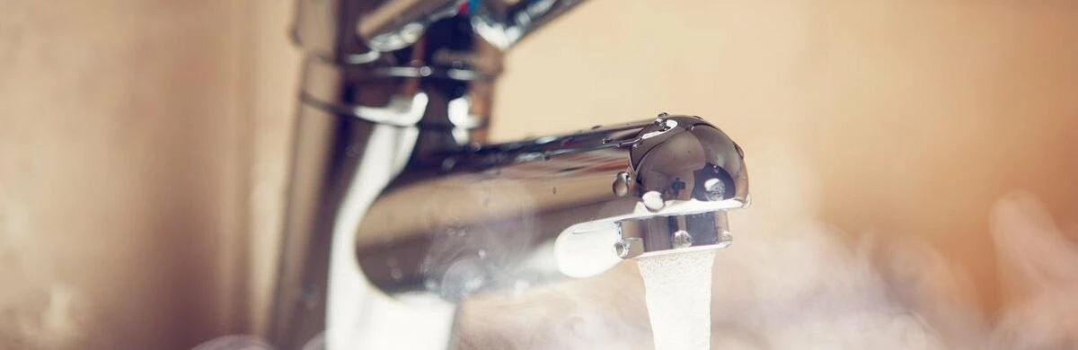 У Чернігові десятки будинків на кілька днів залишаться без гарячої води через аварію на мережі У Чернігові десятки будинків на кілька днів залишаться без гарячої води через аварію на мережі